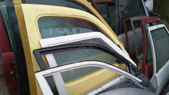 Peugeot partner sağ ön kapı