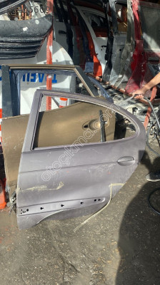 MEGANE 1 SOL ARKA KAPI