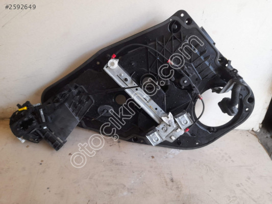 FORD FİESTA SAĞ ARKA KAPI KİLİDİ CAM KRİKOSU KOMPLE