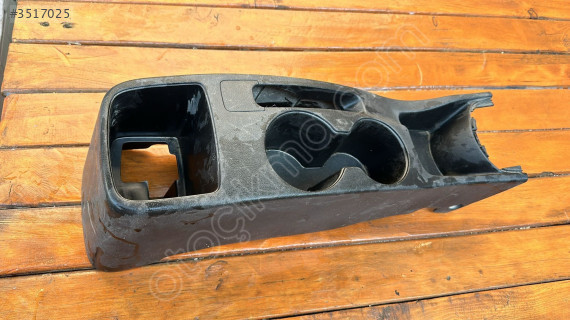 84637-1R010 HYUNDAİ ACCENT BLUE ORTA KONSOL