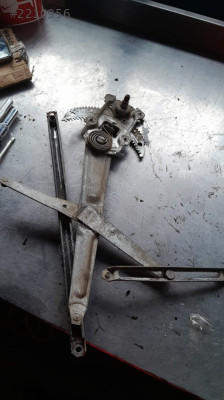 Corolla ae92 fındık kasa sag on cam krikosu manuel çıkma