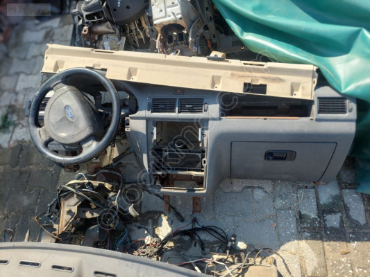 Ford Tourneo Connect İçin Komple Torpido Çıkma Parçası