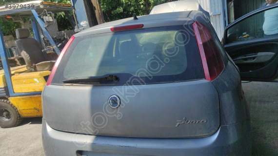 FİAT PUNTO ARKA BAGAJ KAPAGI ÇIKMA