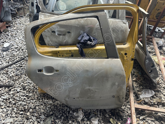 Peugeot 308 sağ arka kapı çıkma