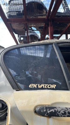BMW F20 SAĞ ARKA KELEBEK CAMI ORJINAL