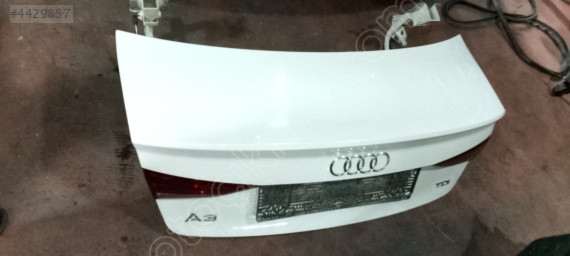AUDİ A3 BAGAJ KAPAĞI