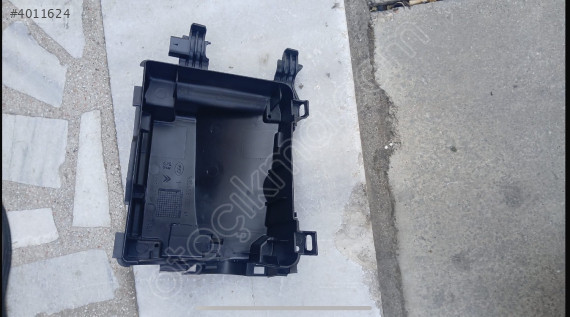 Peugeot rifter Sigorta muhafaza kapağı 9804681780