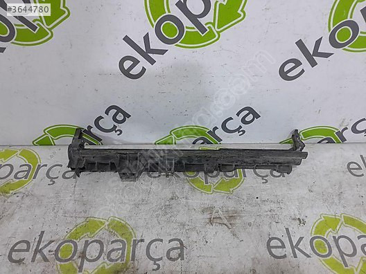 MERCEDES CLA 2013 2016 W117 W176 W156 RADYATÖR AYAĞI A2465011720