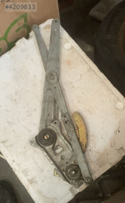 mitsubishi L300 sağ ön cam krikosu