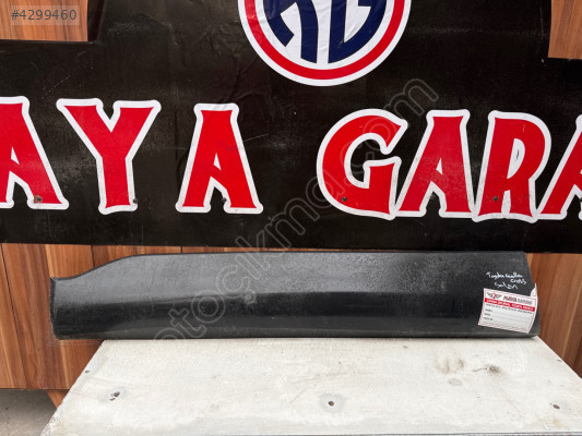 Toyota corolla cross sol ön kapı çitası