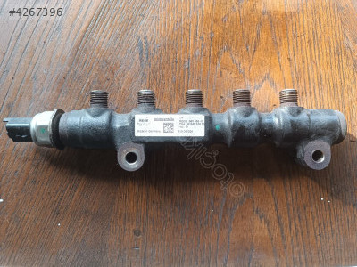 1.6 HDI MOTOR YAKIT DAĞITICI MAZOT RAMPASİ 965459-0
