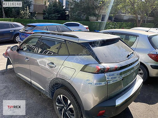 Peugeot 2008 Dolu Arka Bagaj Kapağı Sökme Parça 20-24