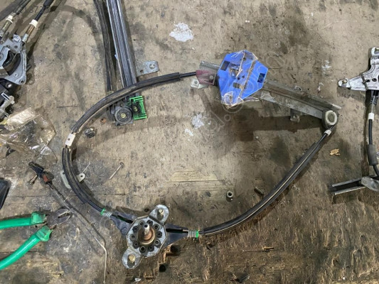 FORD MONDEO SAĞ ARKA KAPI CAM KRİKOSU MANUEL 1993-2000 MODEL