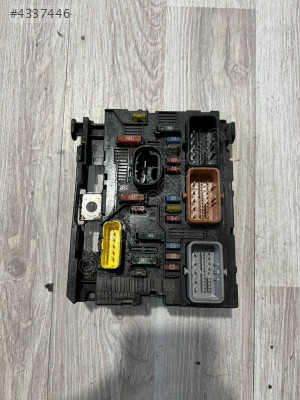 PEUGEOT 207  BSM SİGORTA KUTUSU ORJİNAL ÇIKMA 9661086980