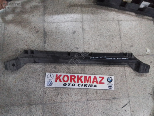 PORSCHE CAYENNE RADYATÖR ALT BRAKETI 2011-2018