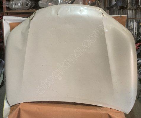 toyota hilux kaput