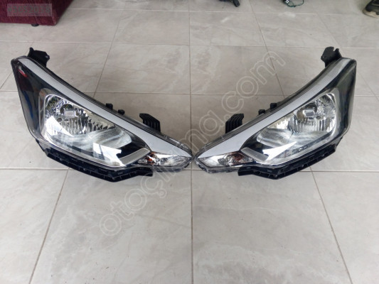 İ20 MERCEKSİZ SAĞ SOL FAR