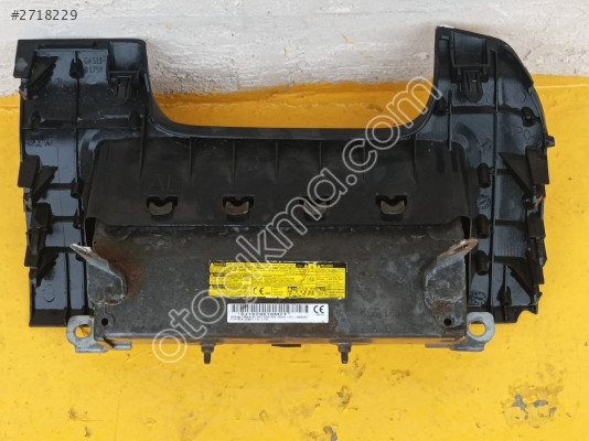 Toyota Corolla diz airbağı
