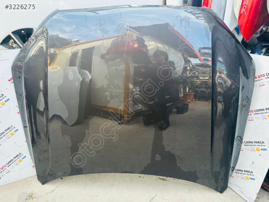 Volvo xc90 motor kaputu (az kusurlu parça)