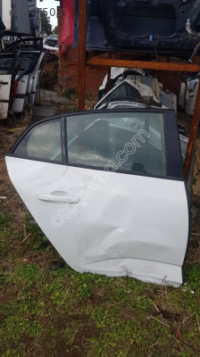 Renault Megan 4 Ufak Hasarlı Sağ Arka Kapı yedek parça