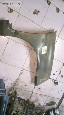 Renault Clio2 faz 2  sağ ön camurluk yedek parça