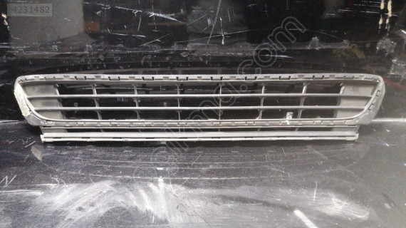 Volkswagen Golf 7 Orta Izgara - Orjinal Oto Çıkma