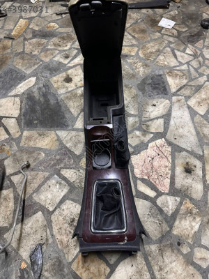 Peugeot 407 orta konsol dolu vaziyette 6500 tl