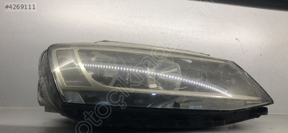 VOLKSWAGEN JETTA ORJİNAL ÇIKMA SAĞ FAR