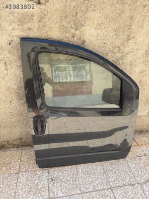 Fiat Fiorino sağ ön kapı dolu orijinal çıkma