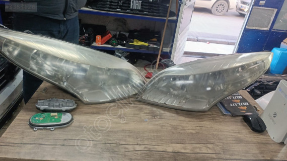 RENAULT MEGANE 3 SAĞ SOL ÖN FAR ÇIKMA ORJİNAL