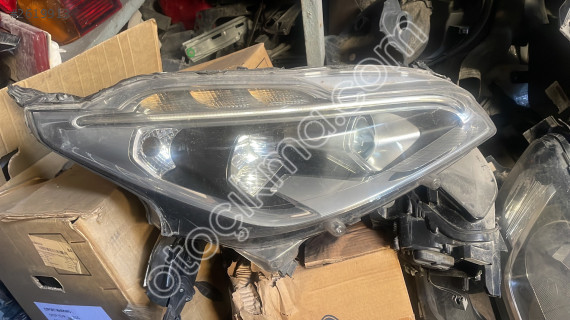 Orijinal Peugeot 3008 Sağ Ön Far Lambası