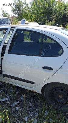Renault Megane 1 sol arka kapı çıkma