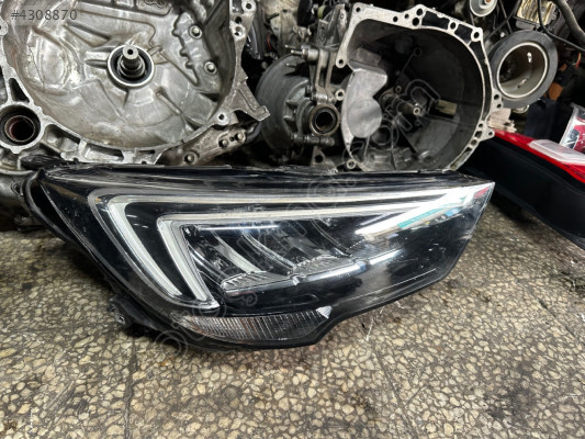 Opel grosland X sağ ön far