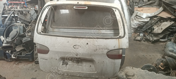 Hyundai Starex arka bagaj kapağı