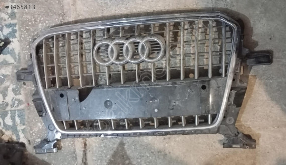 AUDİ Q5 ÖN PANJUR PARLAK SİYAH KROMLU ORJİNAL ÇIKMA