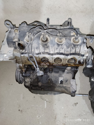 Renault clio 4 1.2 benzinli motor 2013 model orjinal hatasız