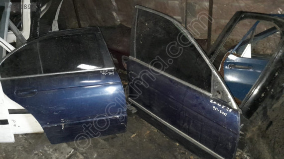 BMW e38 2000 model sol arka ve sağ ön kapı teki