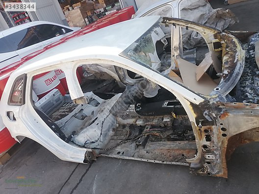 AUDİ A3 HB KESME TAVAN HAFİF HASARLI