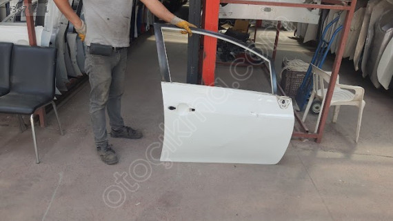 TOYOTA AURİS SAG ÖN KAPI SEFALILAR OTO CIKMA