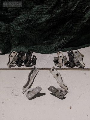 AUDİ A3 2003-10 SAĞ SOL KAPUT MENTEŞELERİ 8P0823301B-8P0823302B