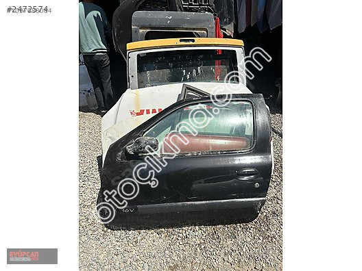 Eyüpcan Oto'da Tek Kapılı Clio Sol Ön Kapı Parçası