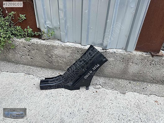 Focus 4 orjinal sol arka marşpiyel ucu