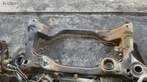Mercedes W210 Modeli için Ön Travers Bakalit Parçası