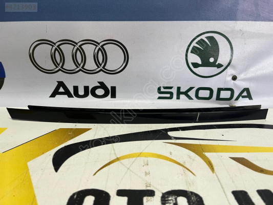 MERCEDES C220-C200-C180 W204 SAĞ ARKA KAPI DİREĞİ BANDI