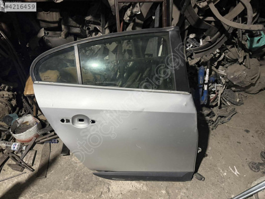 Fulyens sağ arka kapı