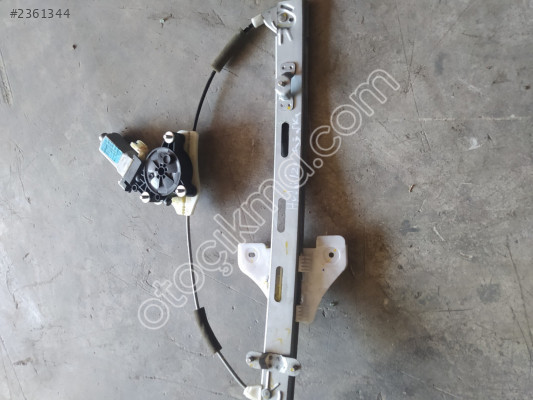 Hyundai i20 sağ arka kapı kirkusu 82460-C7000