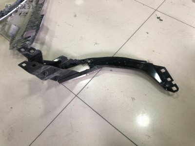 BMW 2 SERİSİ F45 SAĞ FAR BRAKETİ 7426634