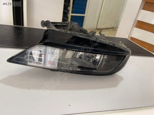 AUDİ A3 SEDAN SAĞ SİS FARI