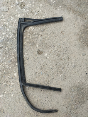 RENAULT MEGANE 4 KAPI CAM FİTİLİ ARKA SAĞ 823305693R