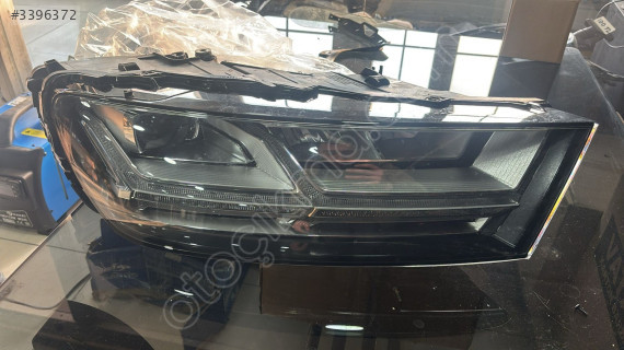 AUDİ Q7 2015-2018 MERCEKLİ LED SAĞ FAR YS
